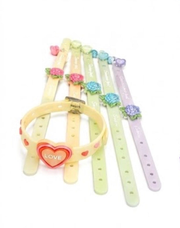 Cute Floral Cat Collar – Adjustable Soft Pet Collar with Heart Charm